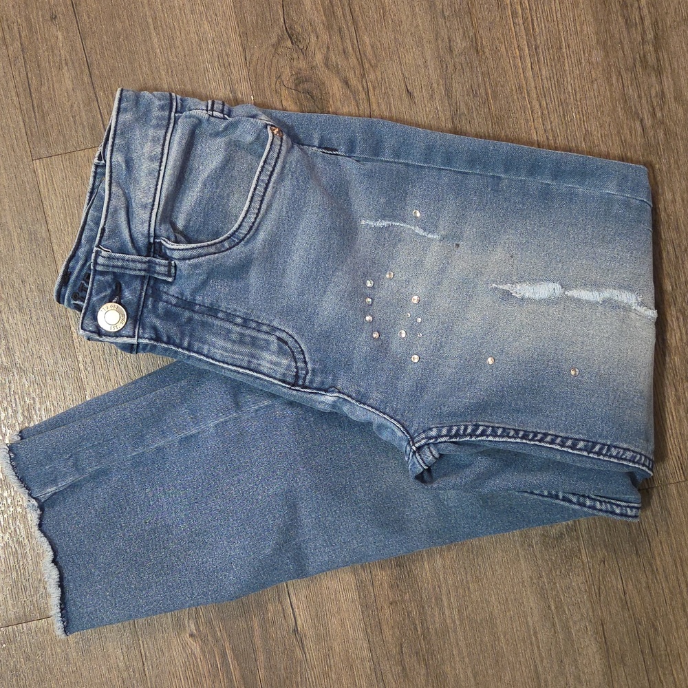 Limited Too • Lightwash Distressed Jeans